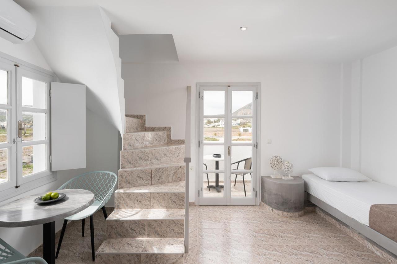 White Lily & Lofts - Adults Only 16 * Perivolos (Santorini)